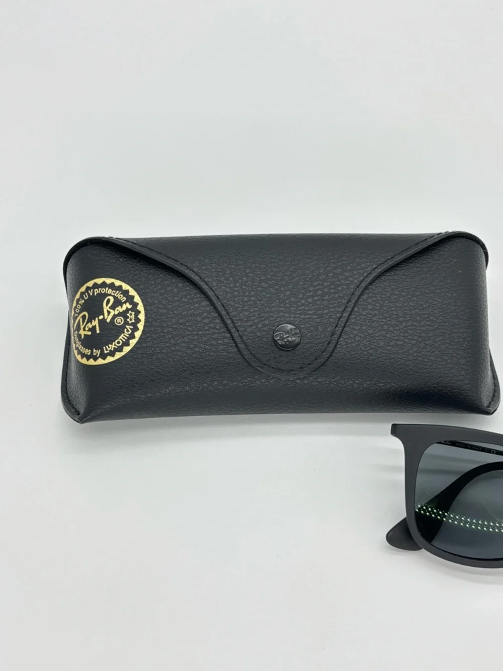 Ray-Ban RB4221 622/8G Black Sunglasses Matte Gray Gradient 50 19 145 3N Italy